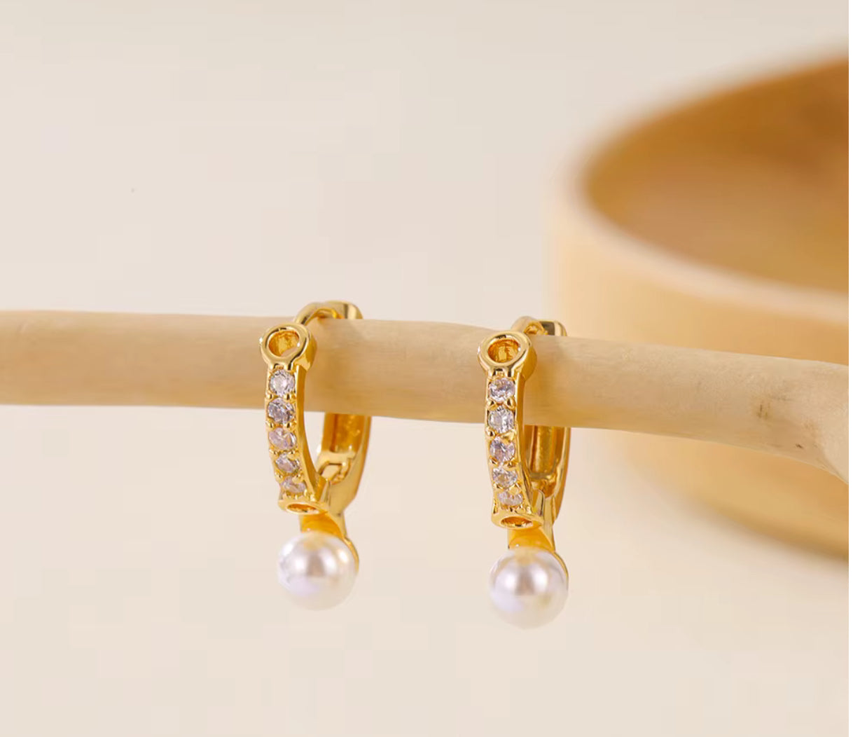 Luxury Pearl Earrings – Elegant Sophistication