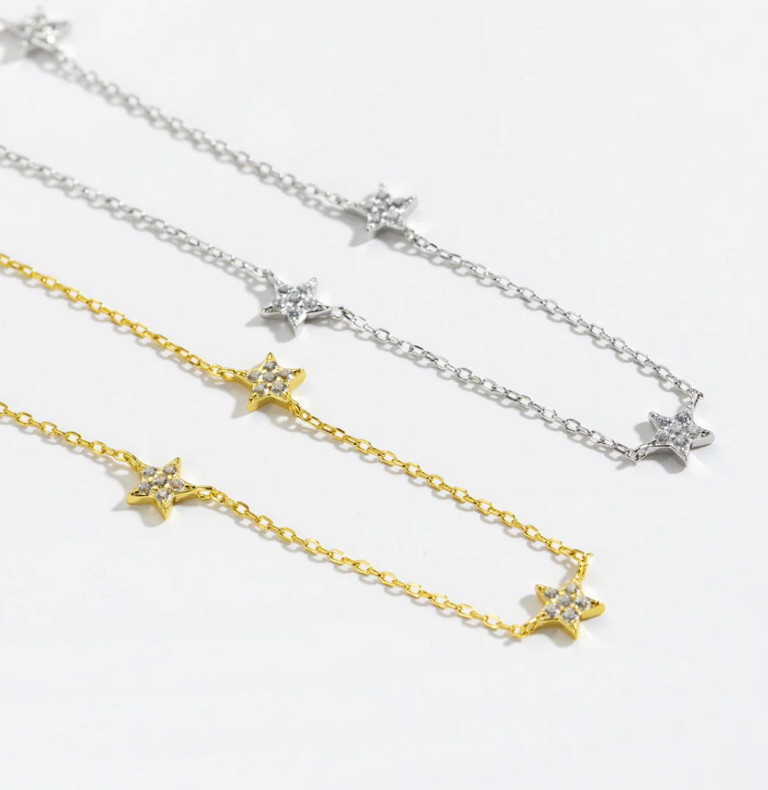 Star-Shaped Pendant Necklace for Fashion Enthusiasts